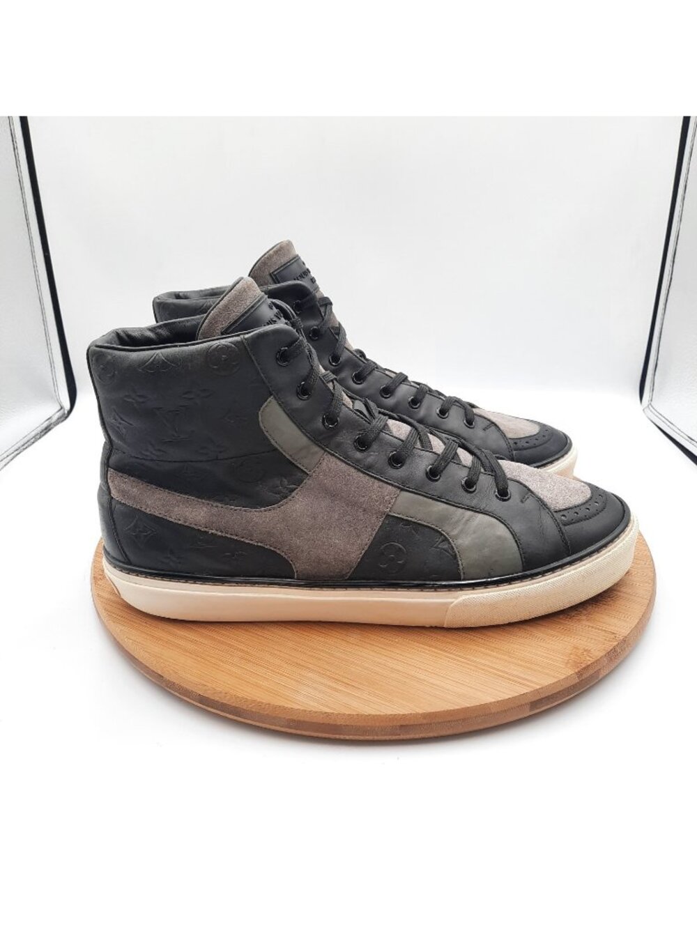 Louis Vuitton Sneakers Mens Size LV 8.5 US 9.5 Shoes Monogram Black Leather 2009